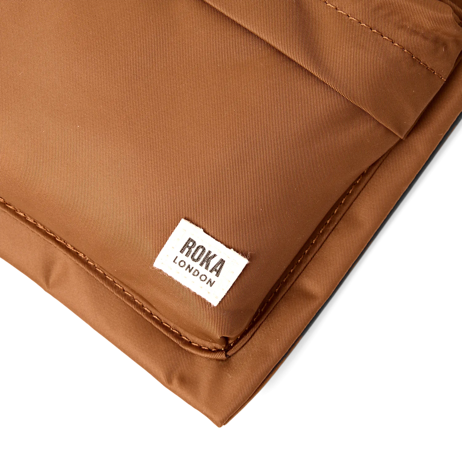 Roka London Chelsea crossbody taske Medium beige 0,6 liter