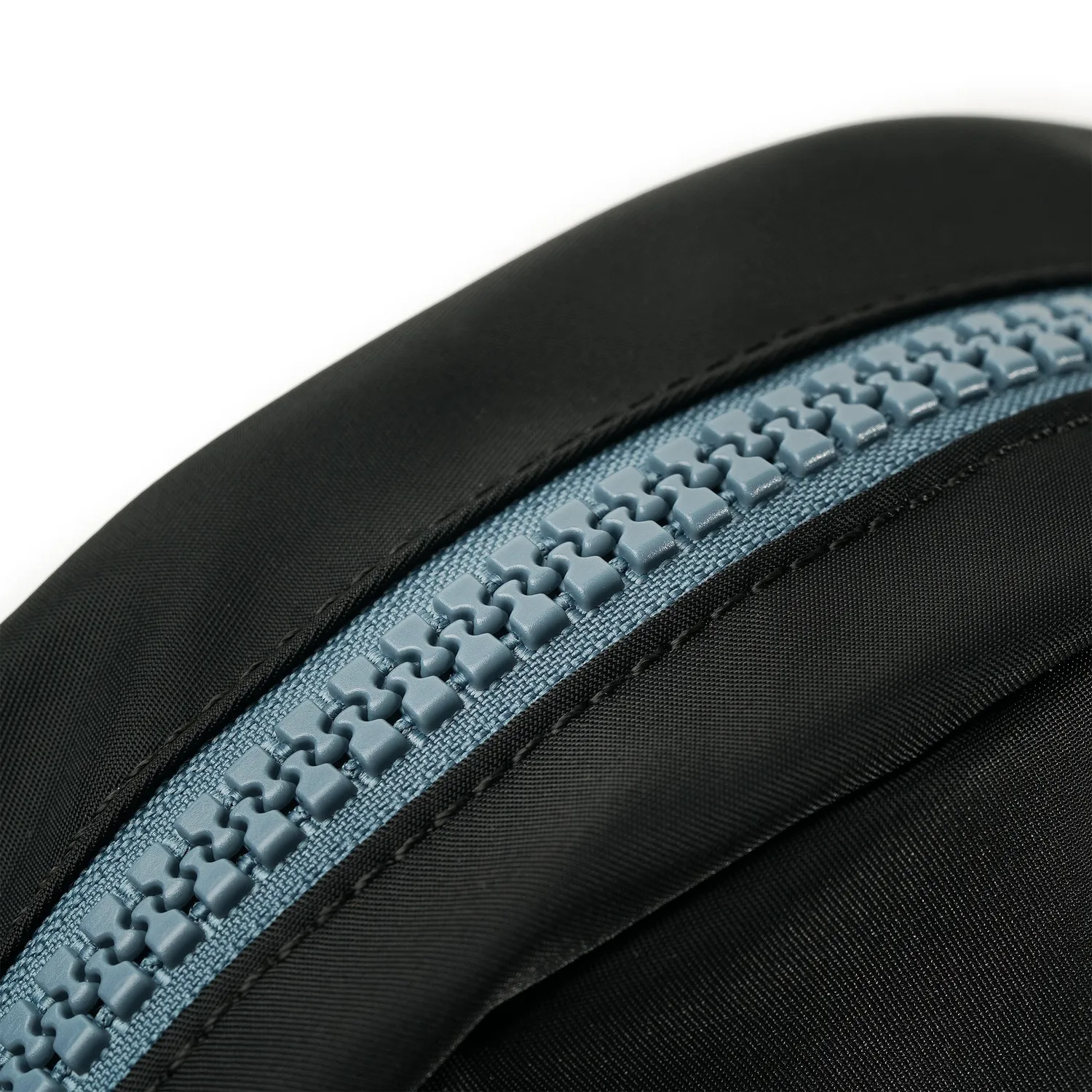 Roka London Paddington Small crossbody Airforce sort