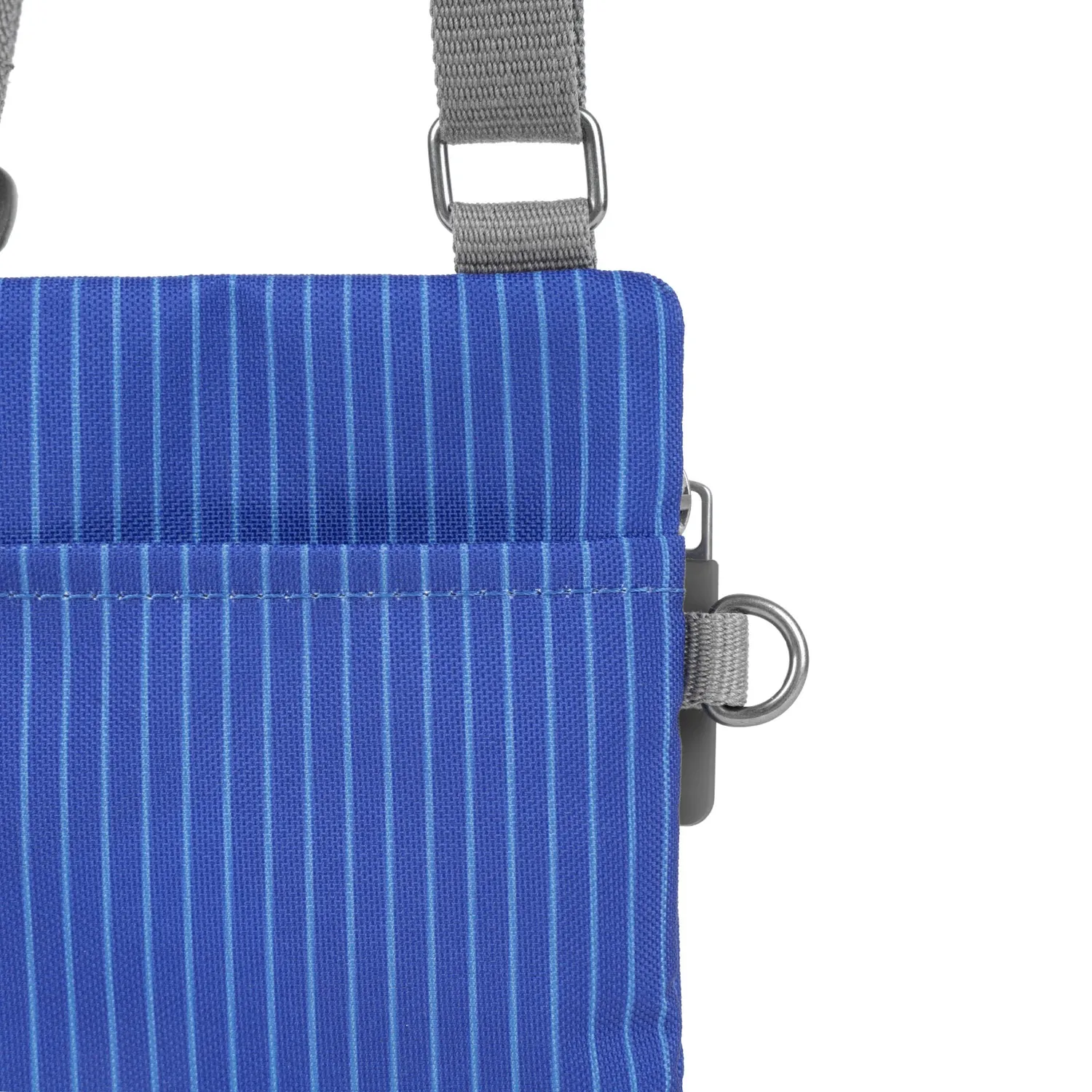 Roka London Chelsea Light Wash mobil taske XS denim 85g