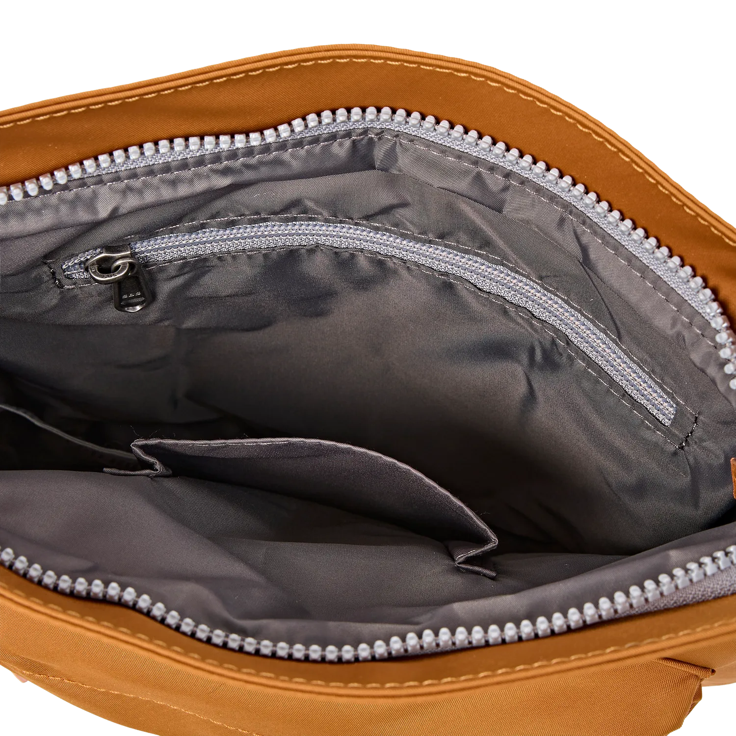 Roka London Kennington crossbody taske Biscuit struktureret