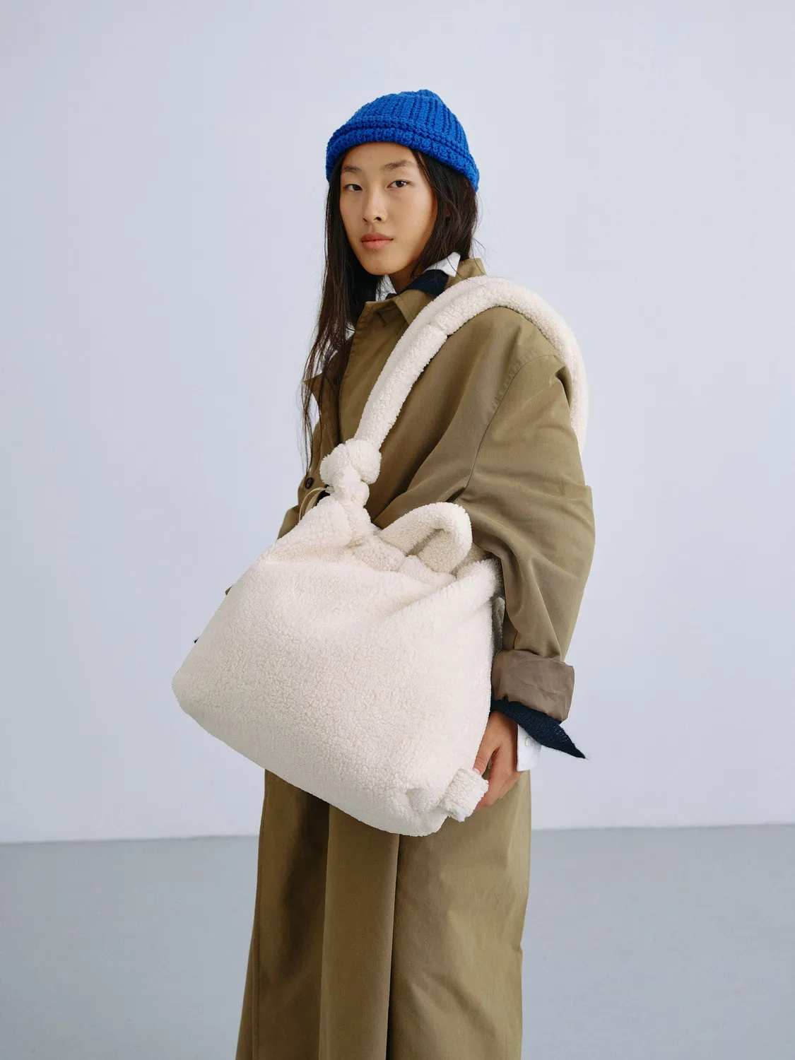 Ölend Ona Sherpa skuldertaske Sand teddy 17" laptop