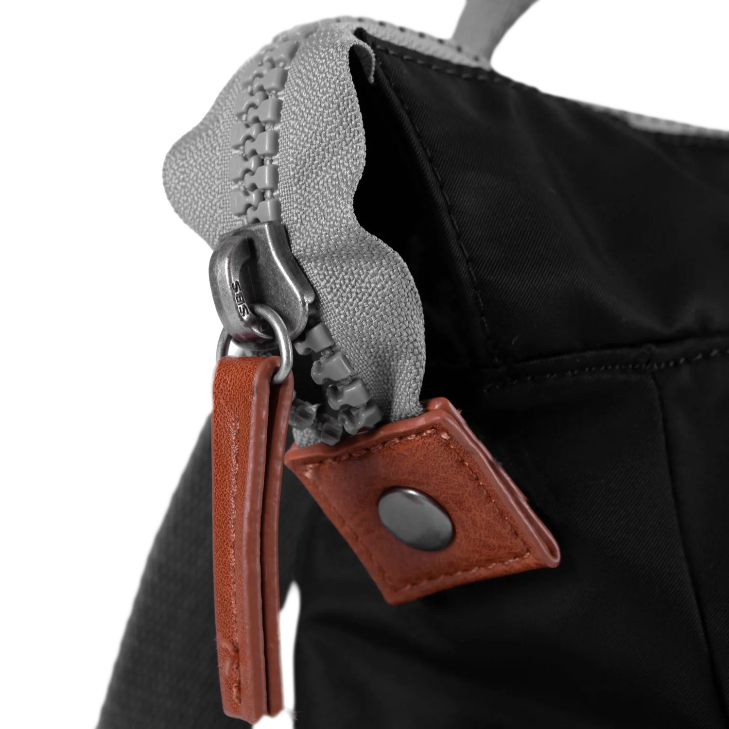Roka London Bantry rygsæk sort laptoprum 7,4 liter small