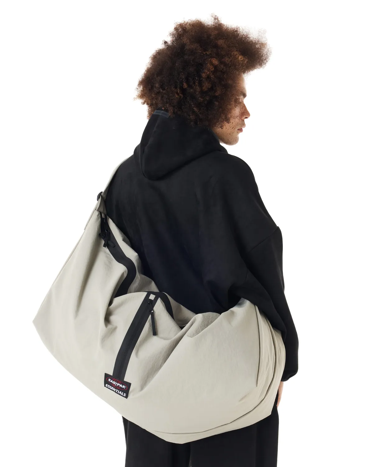 Eastpak Essentials Shell Bag L skuldertaske Cement let nylon