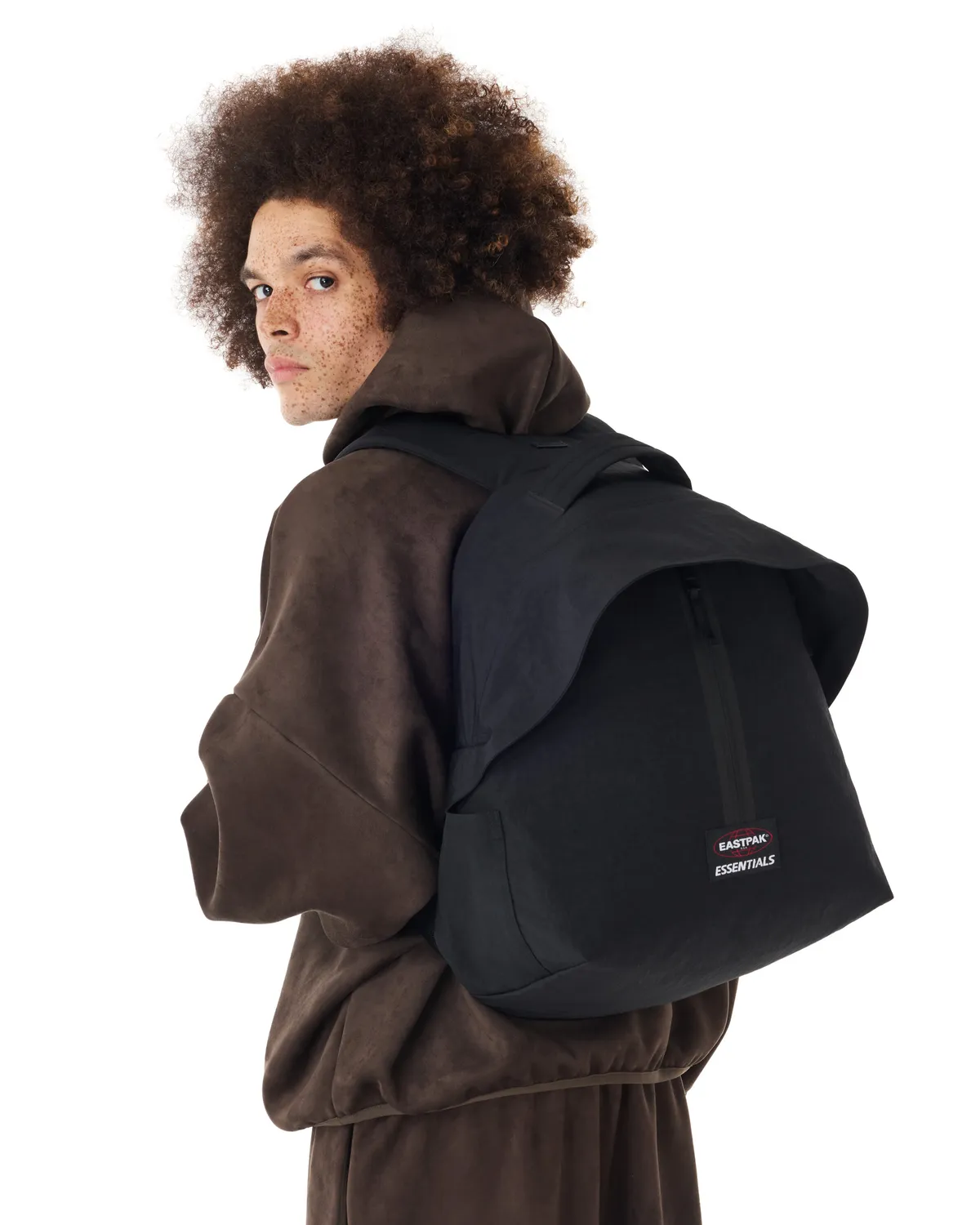 Eastpak Essentials Backpack rygsæk Off-Black Medium 15" regnslag