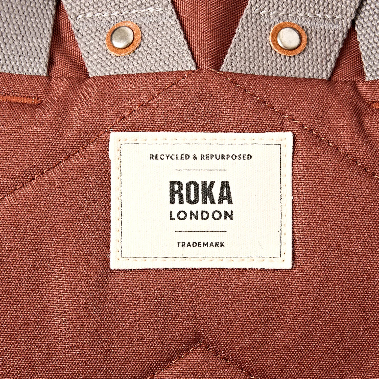 Roka London Finchley Henna rygsæk Small laptoprum