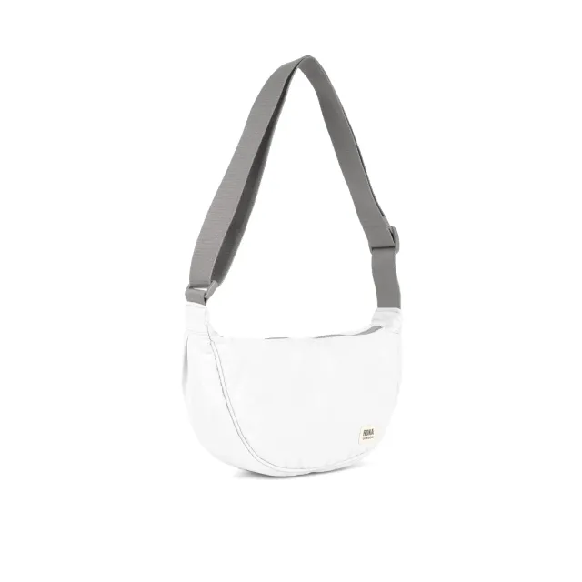 Roka London Farringdon Half Moon crossbody taske Coconut Small