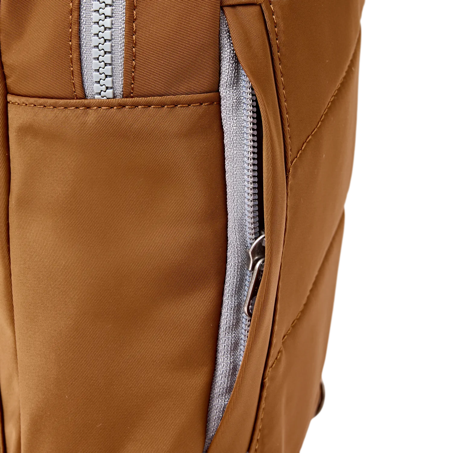 Roka London Willesden Large sling taske Biscuit 5 liter