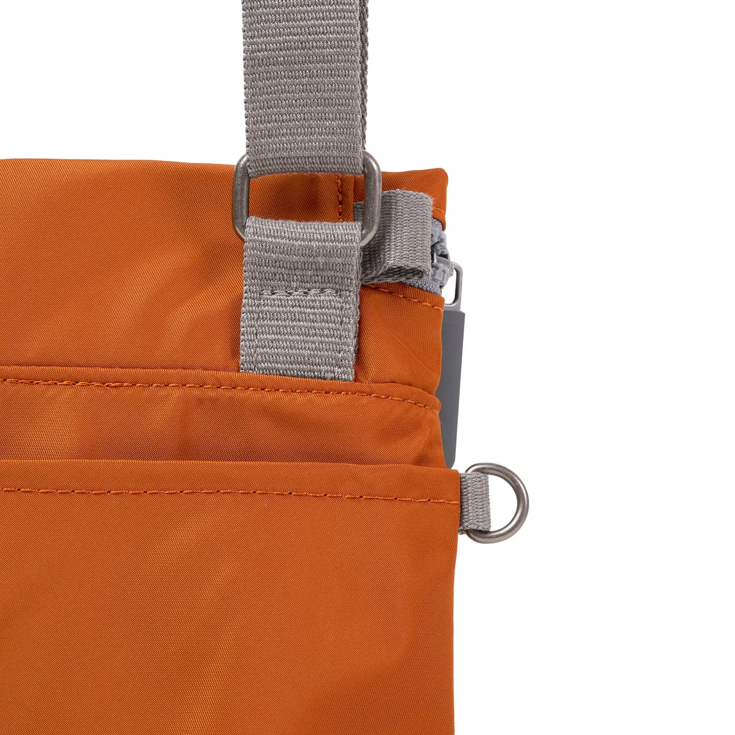 Roka London Stratford crossbody taske bran small