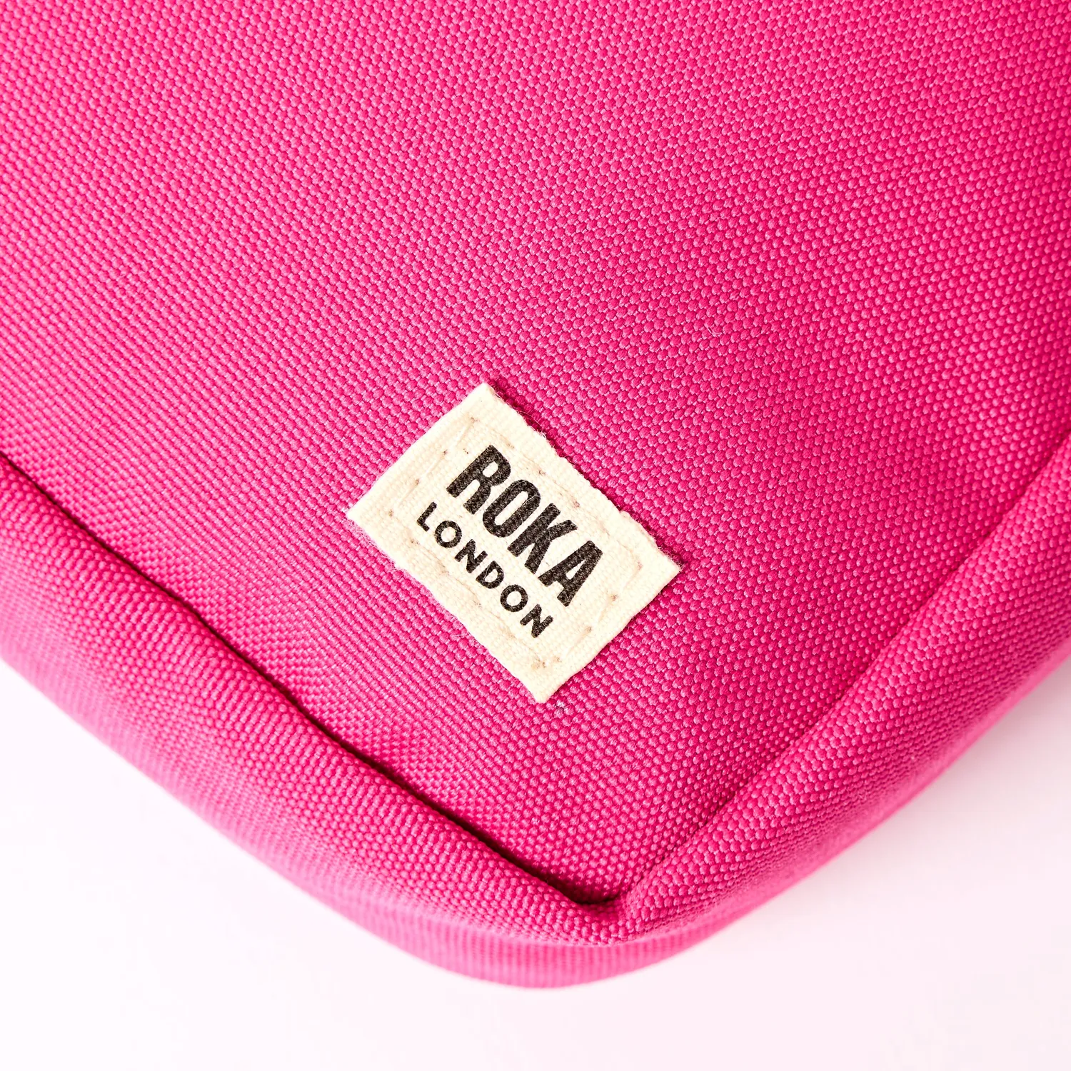Roka London Bond crossbody taske granita red small 1,5 liter