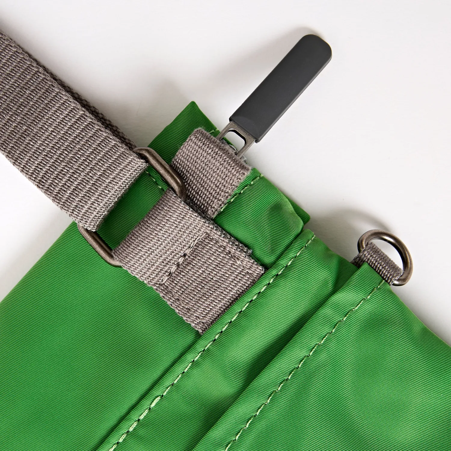 Roka London Stratford Small crossbody Online Lime 0,5 liter