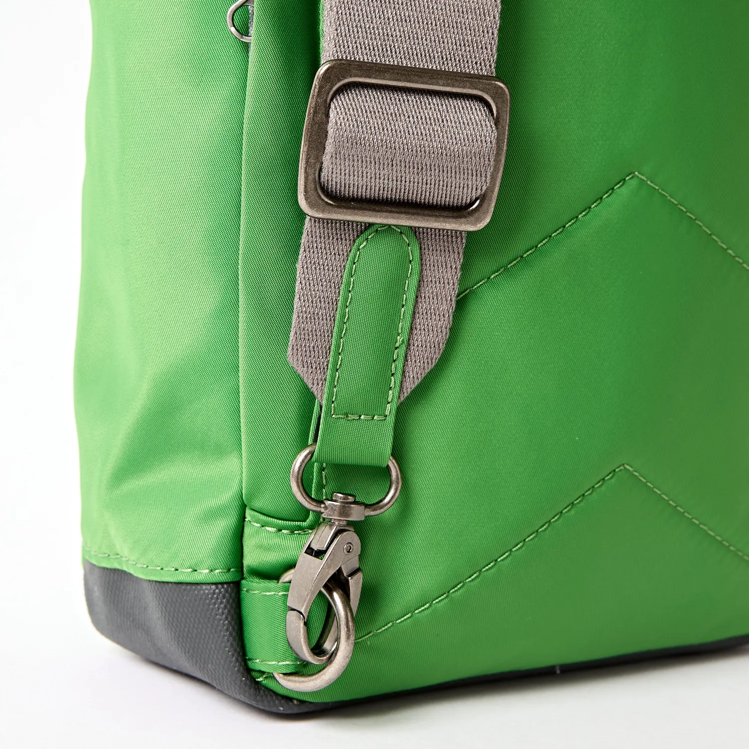 Roka London Willesden Large sling lime vandafvisende