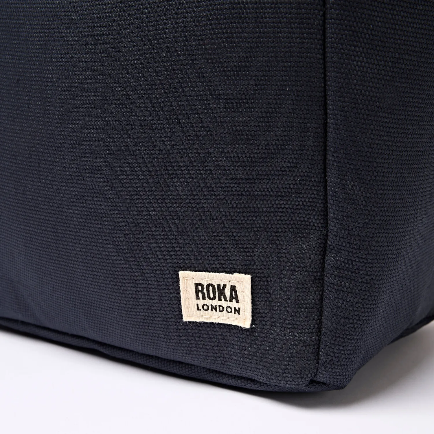 Roka London Hampstead madtaske smoke isoleret 7,4 l