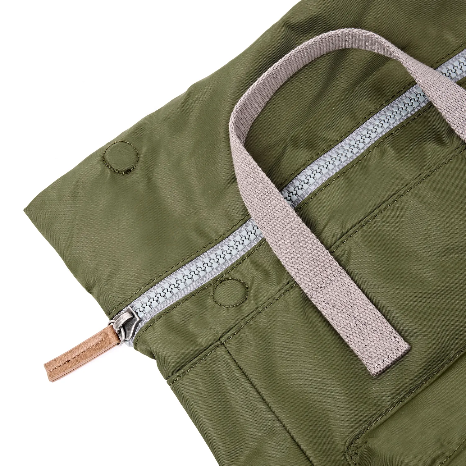 Roka London Canfield Roll Top rygsæk Military Medium 16,4 liter