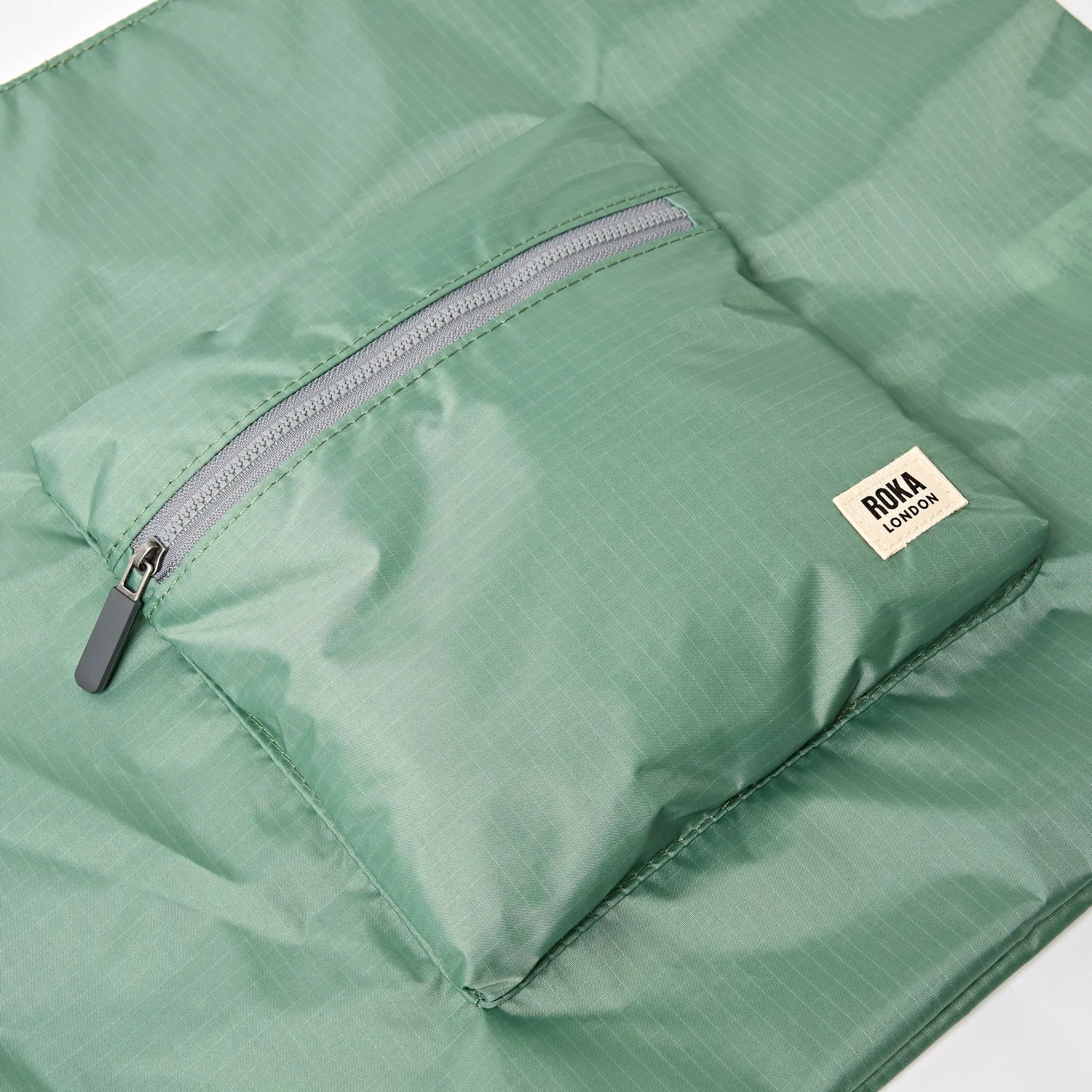 Roka London Borough Shopper mulepose Medium Frost sammenfoldelig