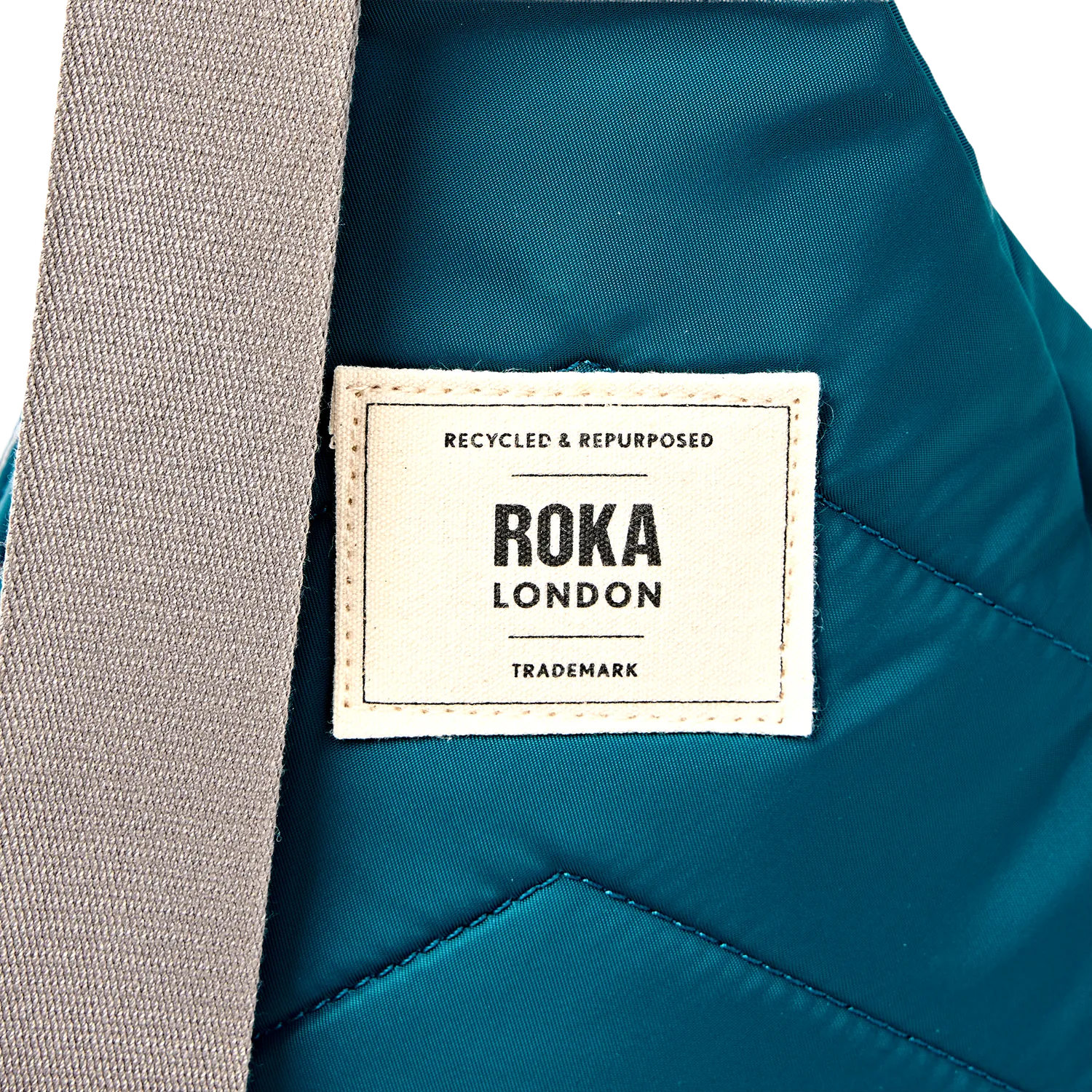 Roka London Willesden Large sling taske North Sea rummelig