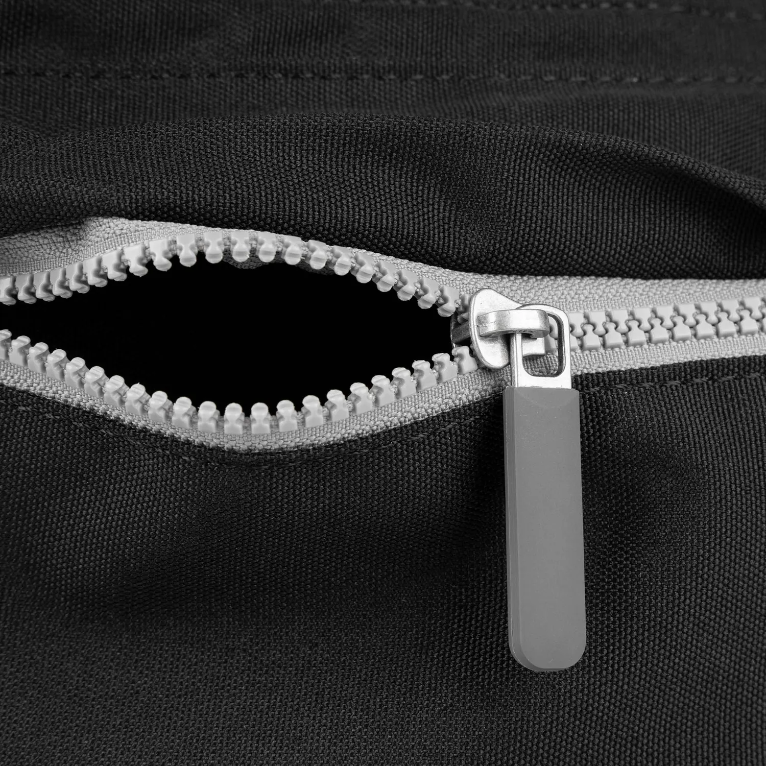 Roka Blackfriars Large messenger 4,2 liter – Ash