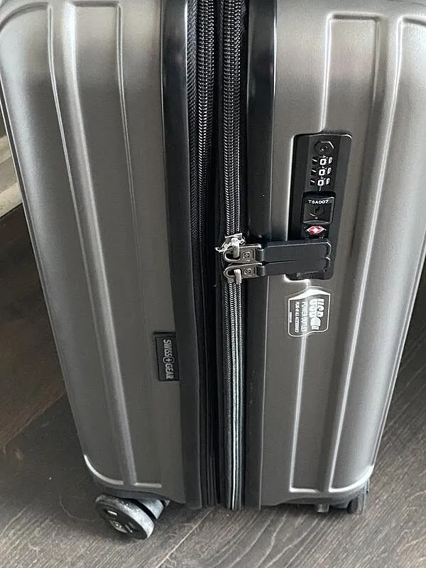 SWISSGEAR Ridge Carry-On Spinner kabinekuffert USB