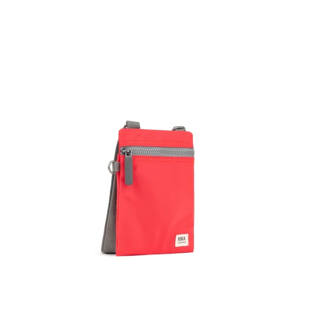 Roka London Chelsea Pocket Sling skuldertaske Poppy XS vejrbestandig