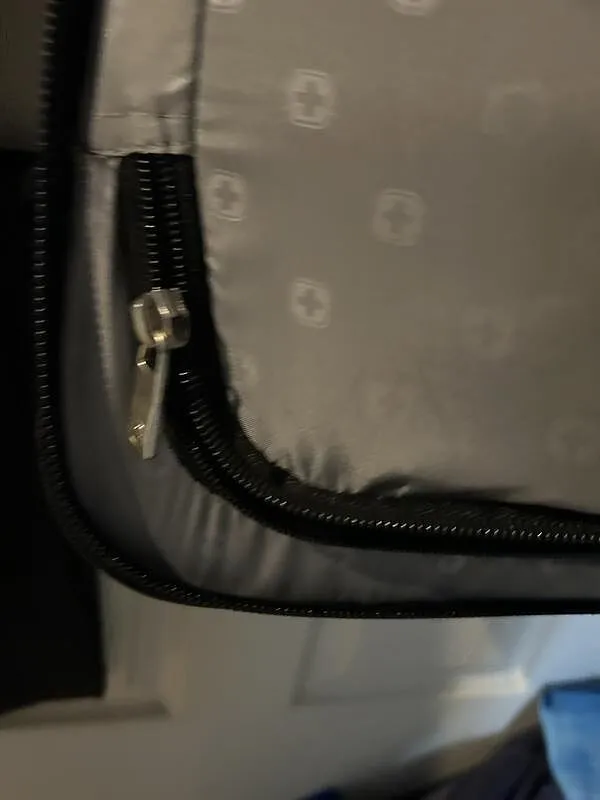 SwissGear Zurich Pro 24" garmenttaske på hjul
