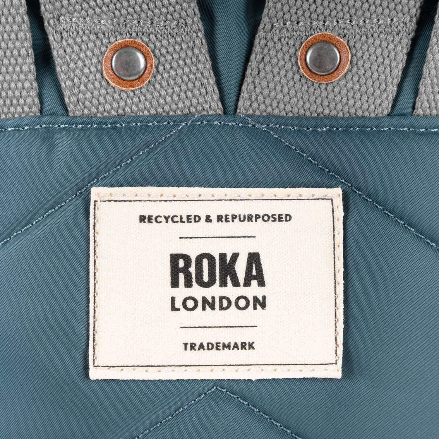 Roka London Bantry rygsæk Medium airforce 14,4 liter