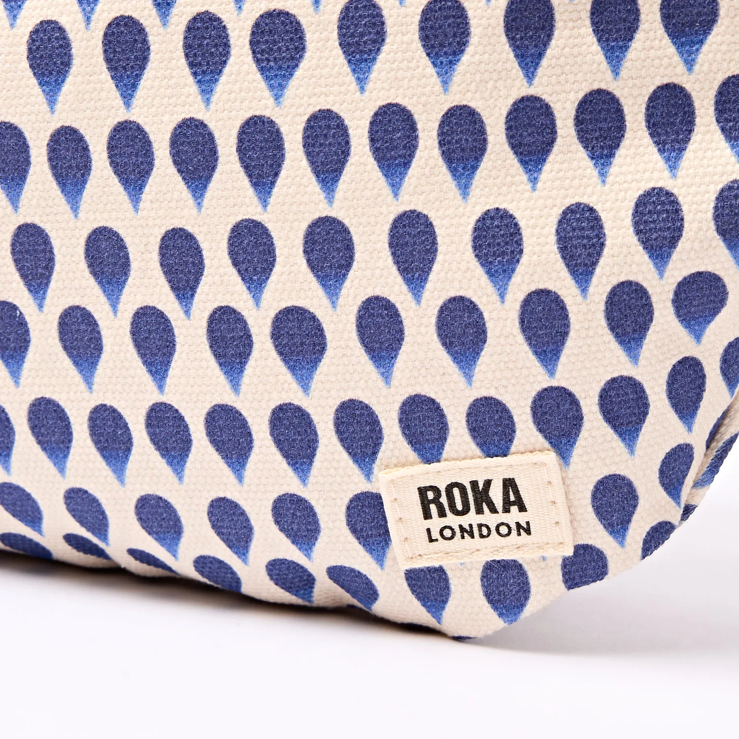 Roka London Mill Hill Small crossbody taske denim rain