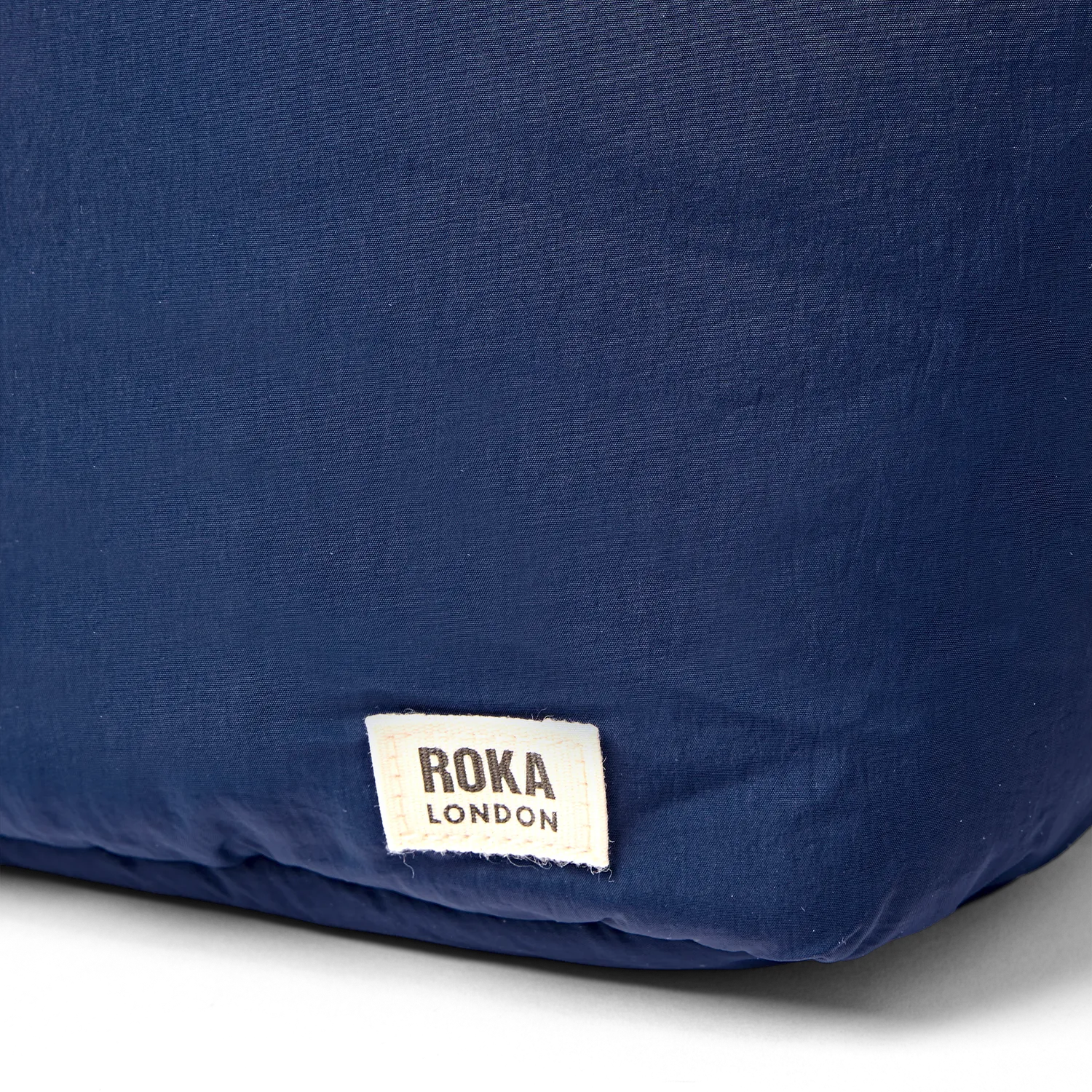 Roka London Oxford skuldertaske Deep Cobalt Medium puf