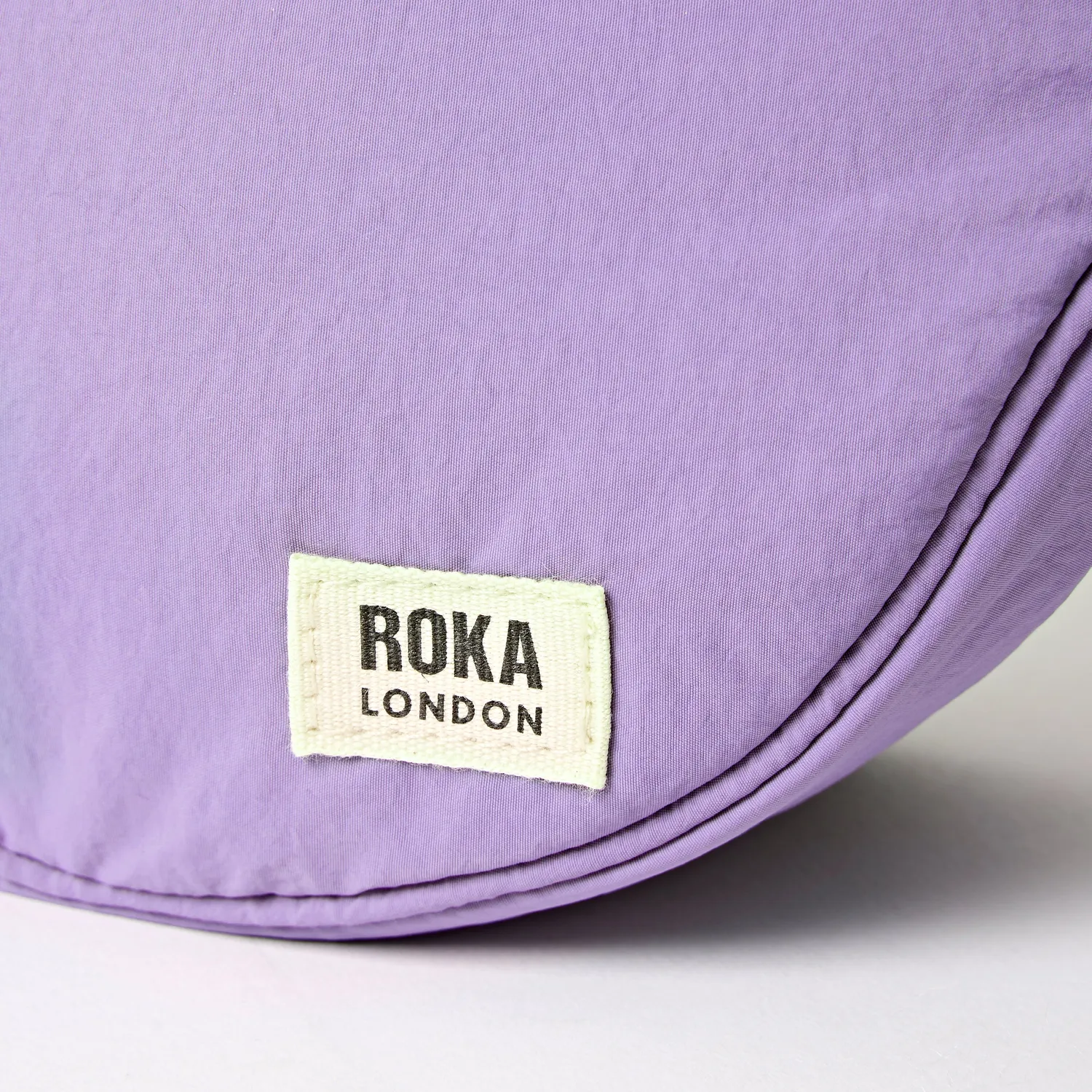 Roka London Farringdon crossbody Petal Small 4,2 liter