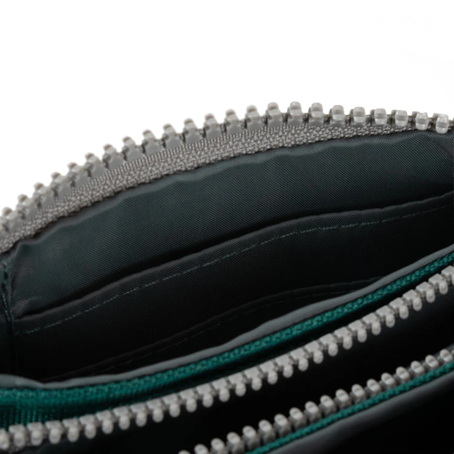 Roka London Carnaby Small pung teal 0,2 liter