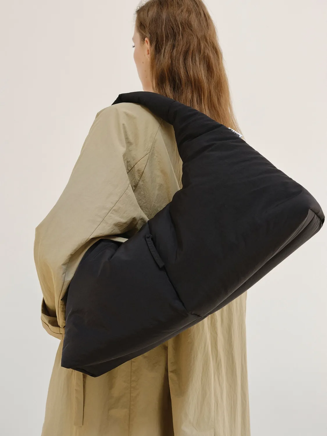 Ölend Nico Large skuldertaske Black stor
