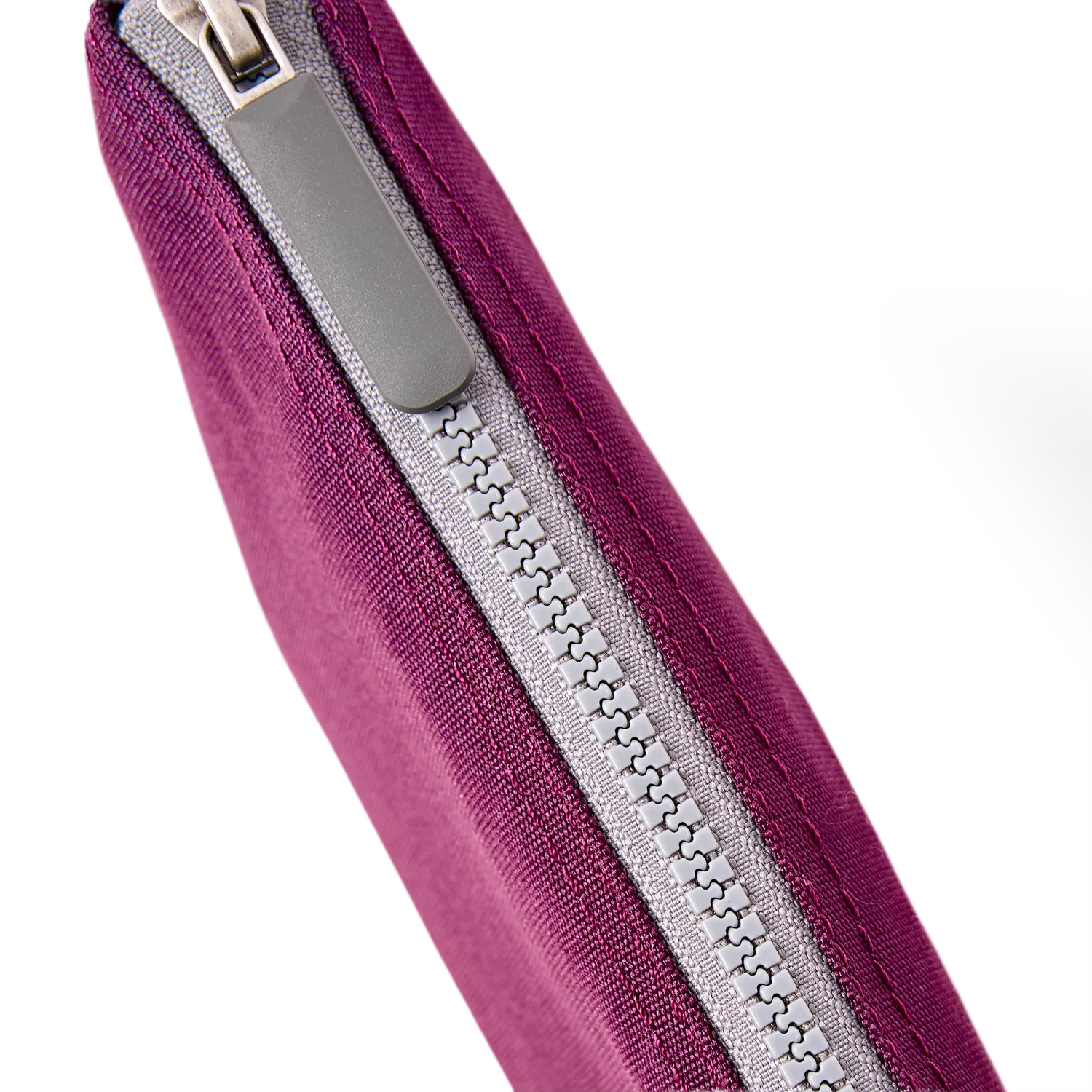 Roka London Carnaby XL crossbody Cherry Lacquer 0,5 liter