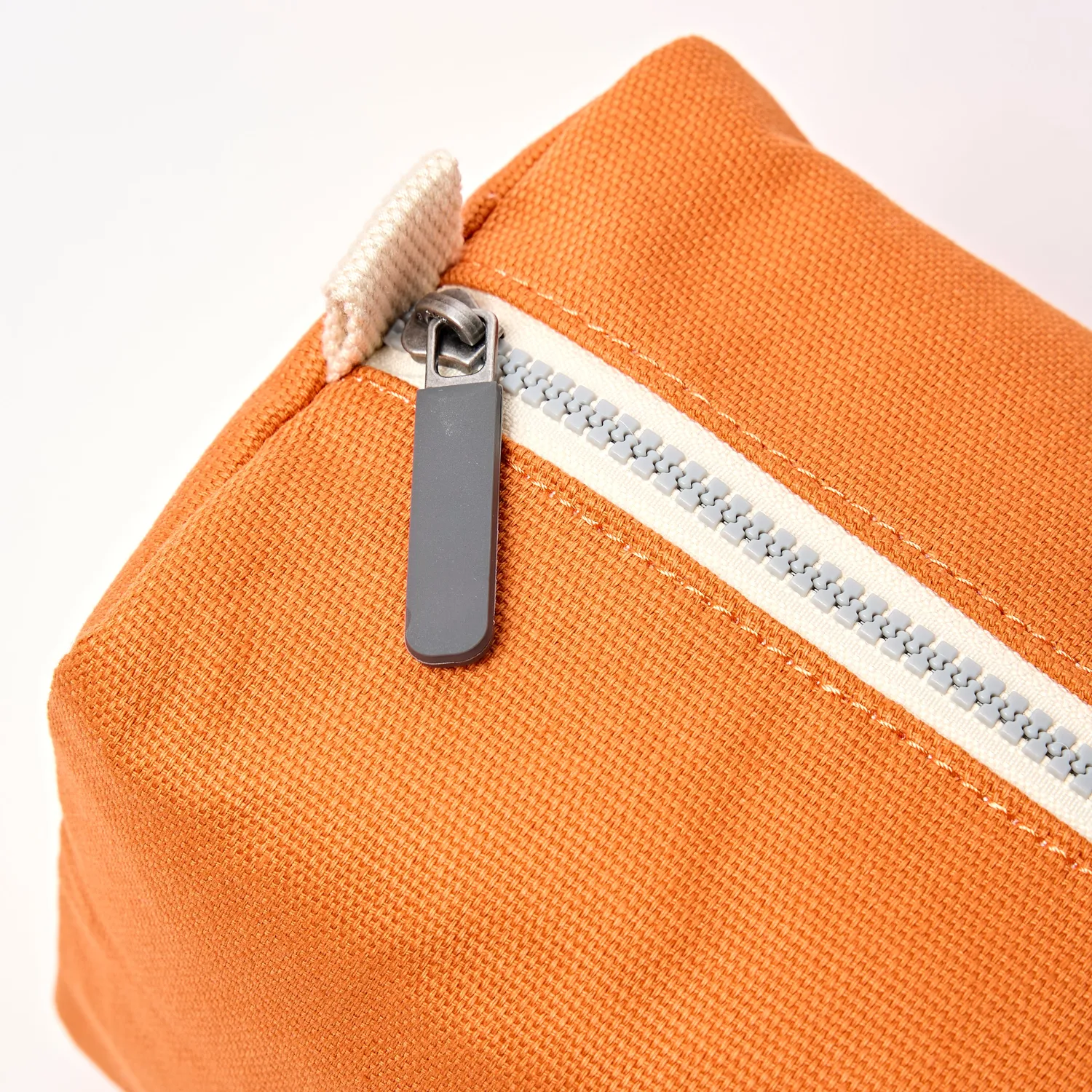 Roka London Maygrove toilettaske Small orange 4,8 liter