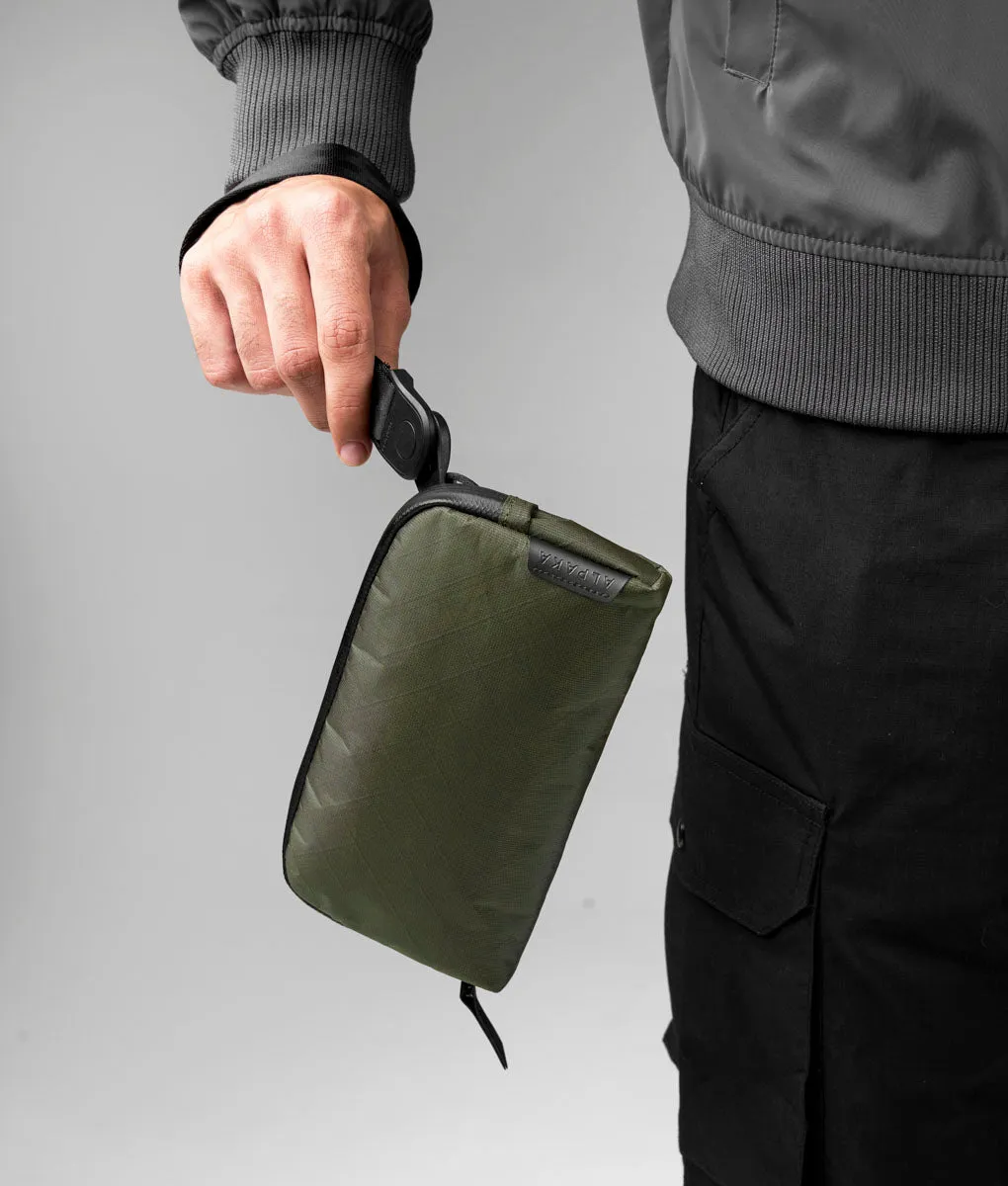 Alpaka Flight Pouch rejsepung sort Ultradyne slank