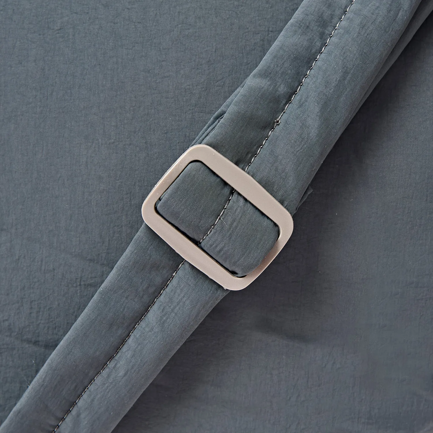 Roka Oxford skuldertaske Medium raven med laptoprum