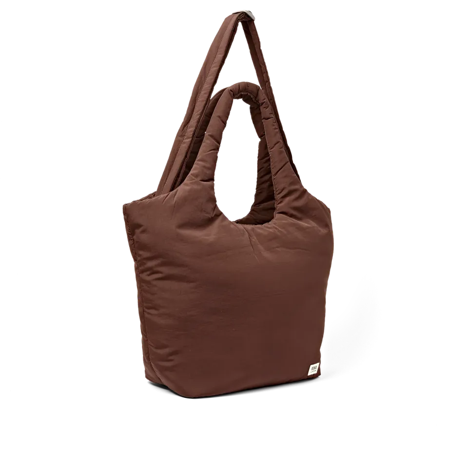 Roka London Oxford skuldertaske Chocolate medium 24,3 liter laptoprum