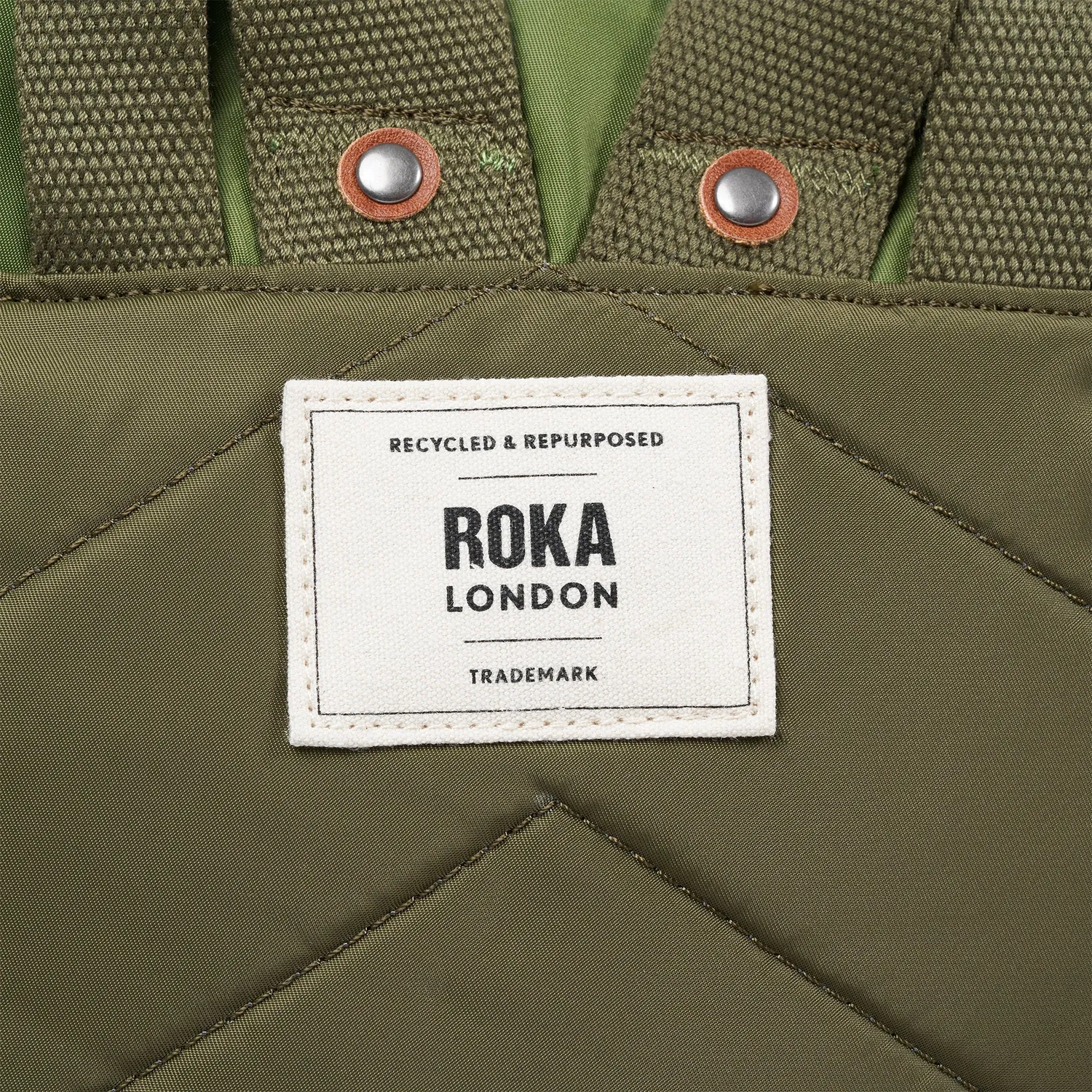 Roka London Bantry Military rygsæk Small 7,4 liter vejrbestandig