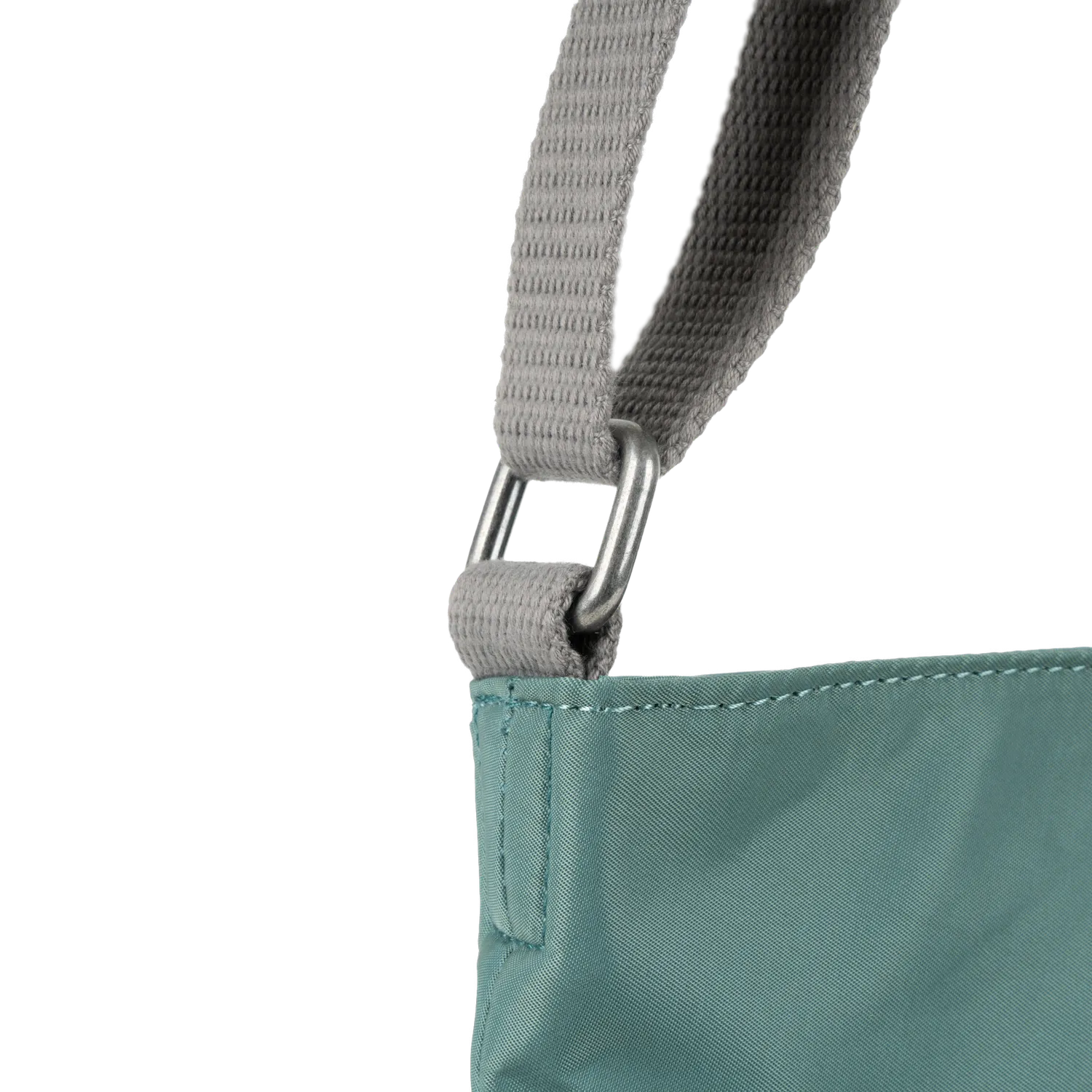 Roka London Kennington skuldertaske Sage Medium vegansk