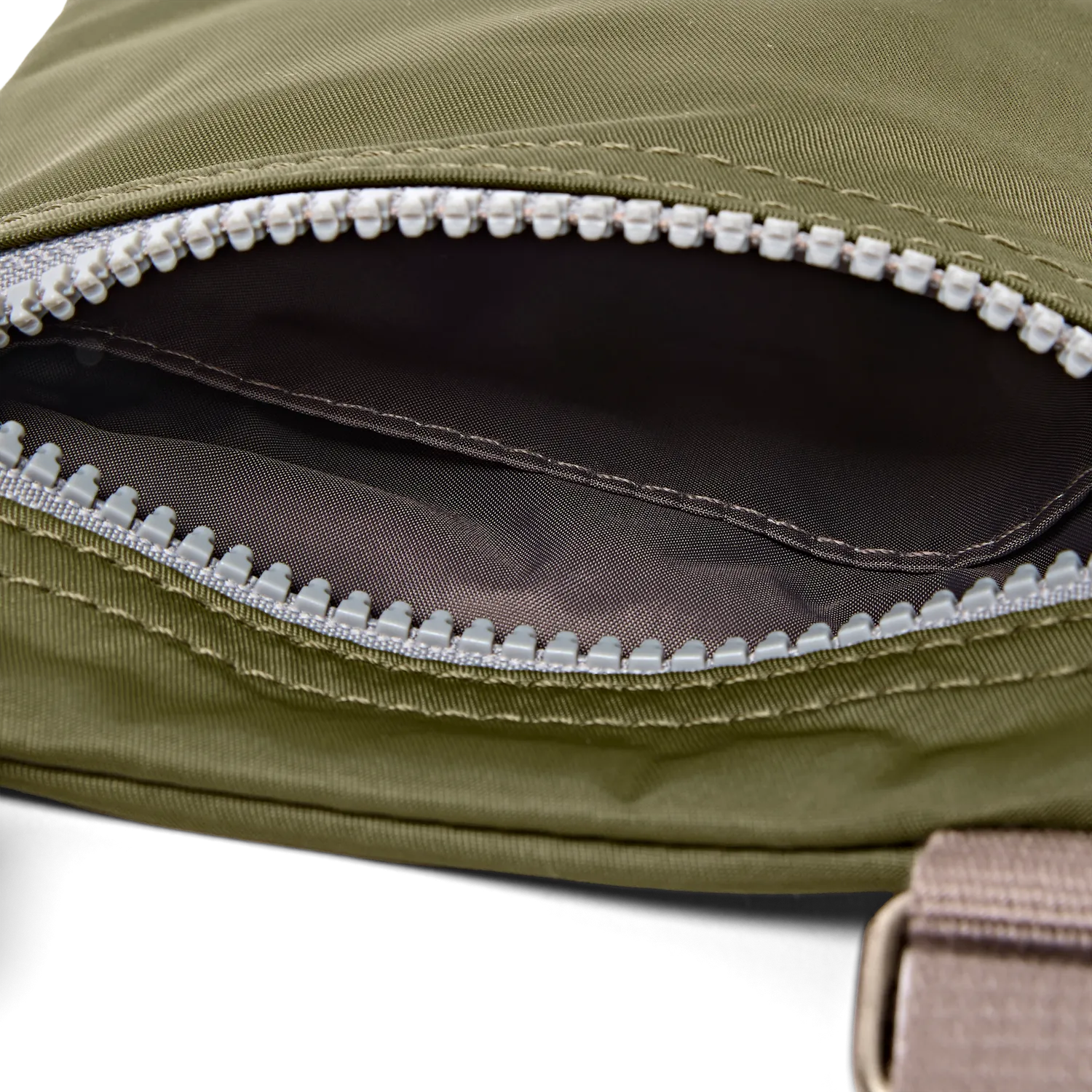 Roka London Chelsea Pocket crossbody taske chive 0,3 liter