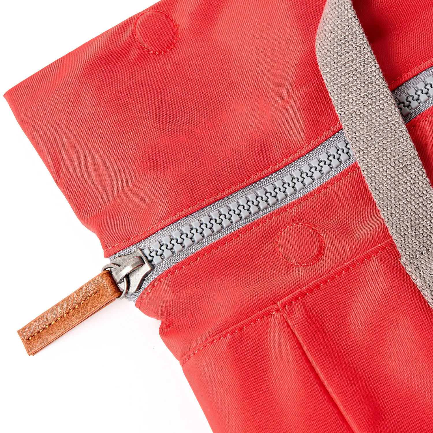 Roka London Canfield Roll Top rygsæk rød 16,4 liter