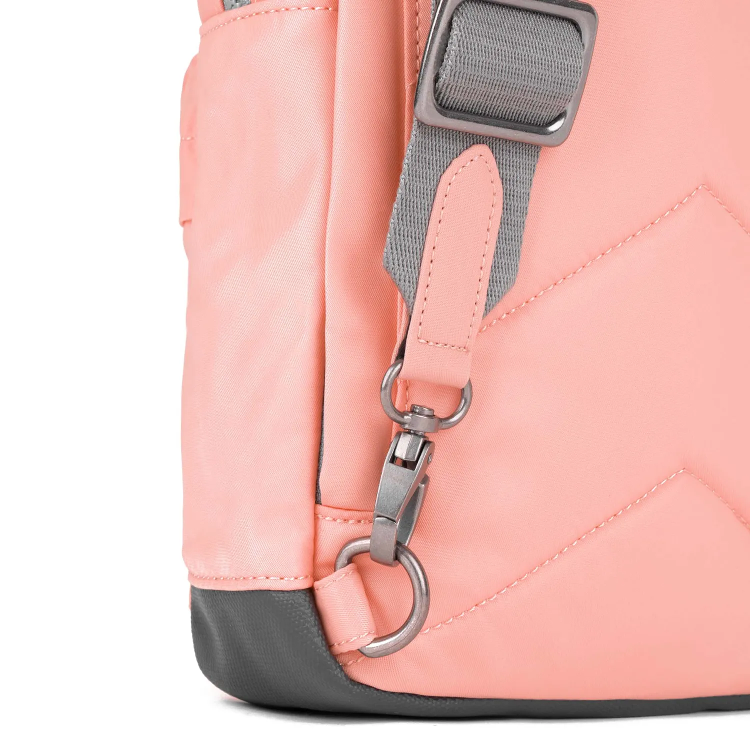 Roka London Willesden Sling taske Punch Large vegansk