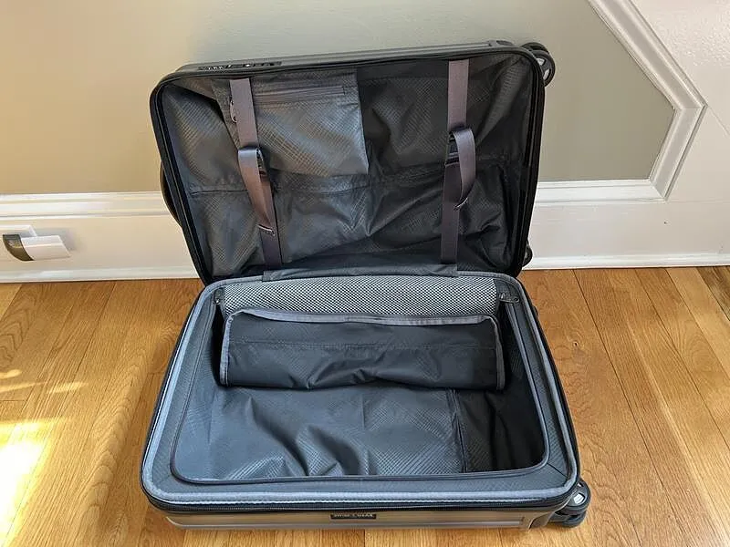 SWISSGEAR Ridge Carry-On Spinner kabinekuffert USB