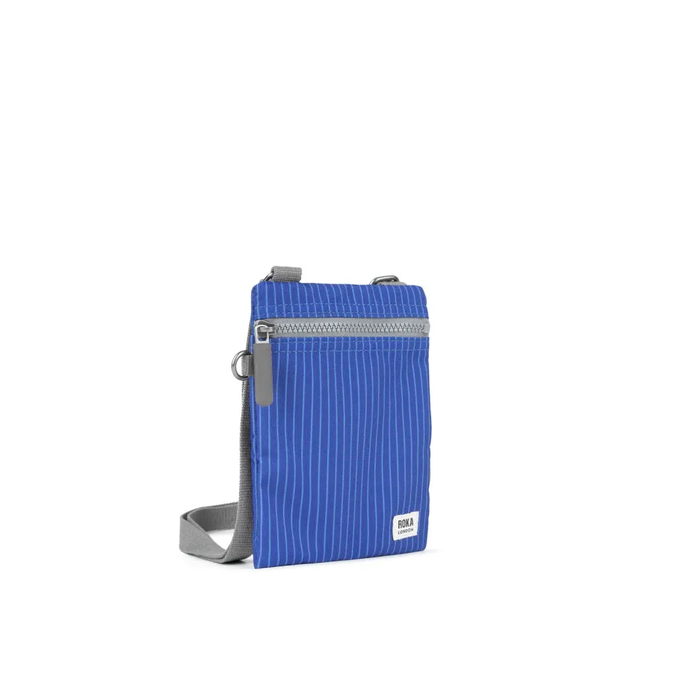 Roka London Chelsea Light Wash mobil taske XS denim 85g