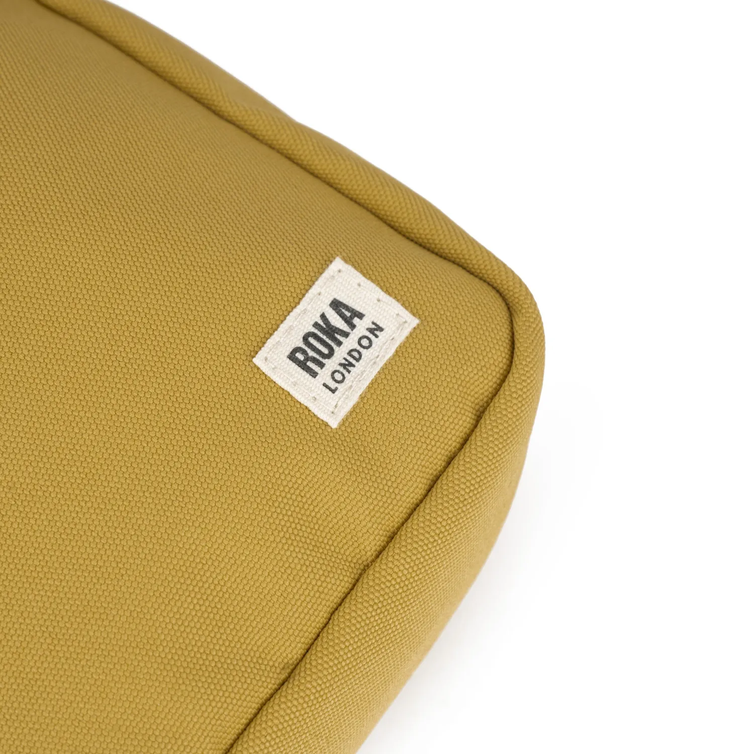 Roka London Bond Small crossbody flax 1,5 liter