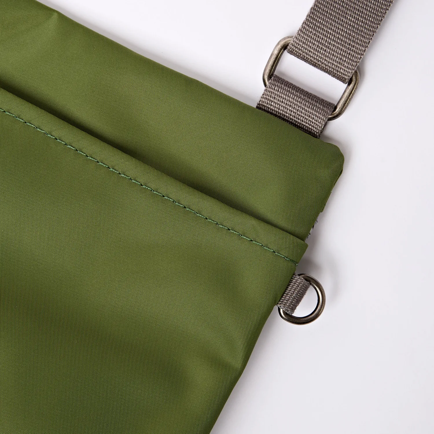 Roka London Chelsea B crossbody taske Medium avocado