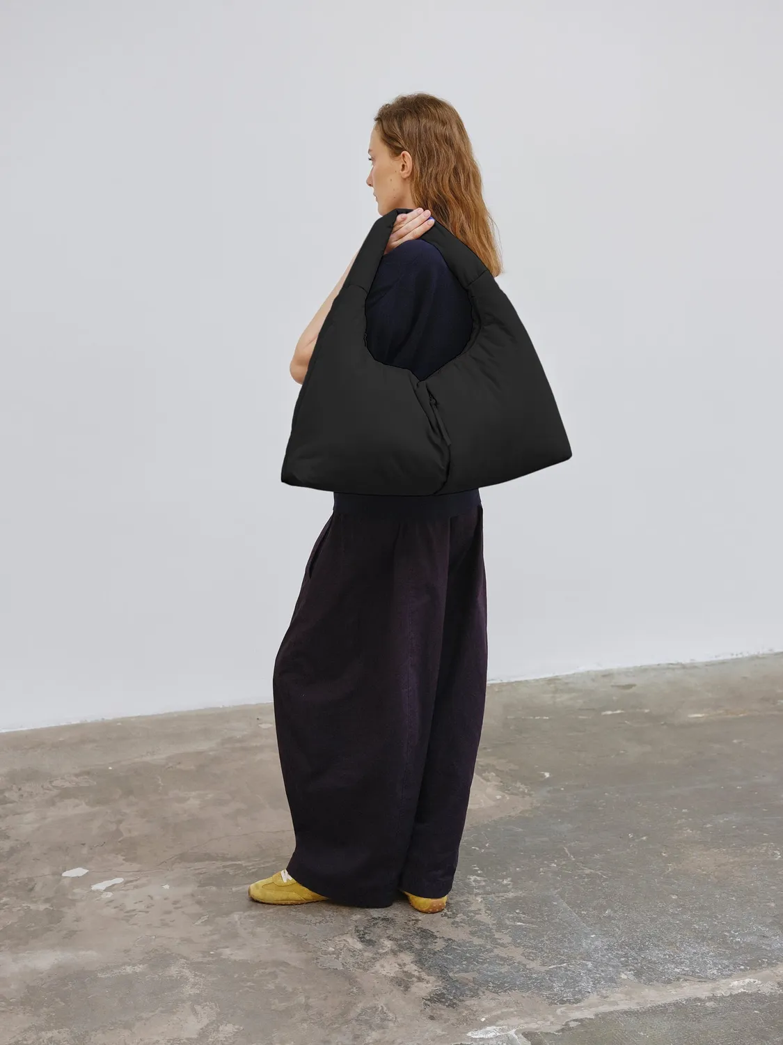 Ölend Nico Large skuldertaske Black stor