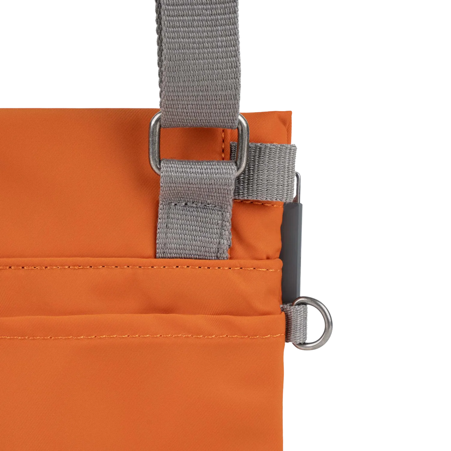 Roka London Stratford Small crossbody burnt orange 0,5 liter