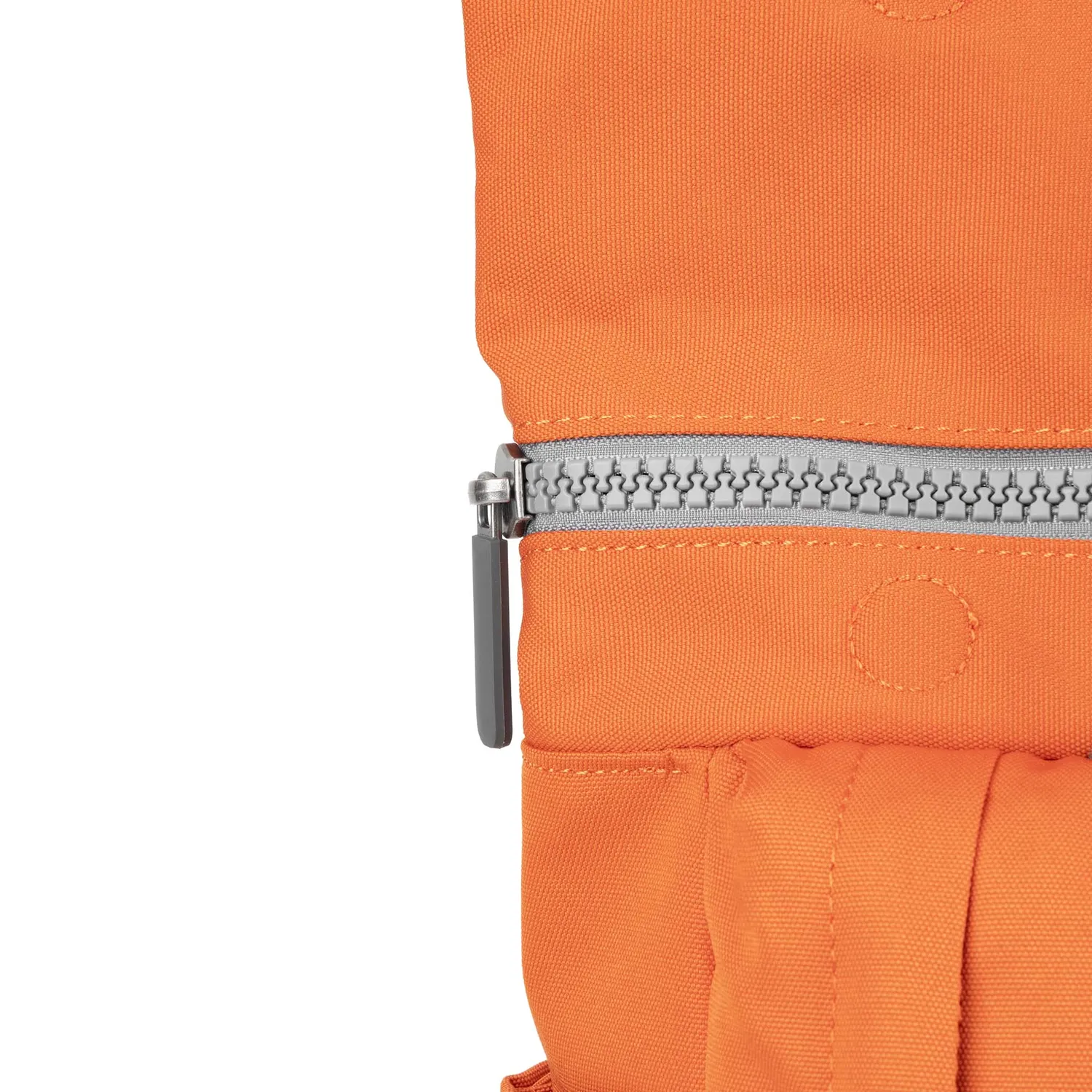 Roka London Waterhouse Multipocket rygsæk Atomic Orange Medium 15 liter