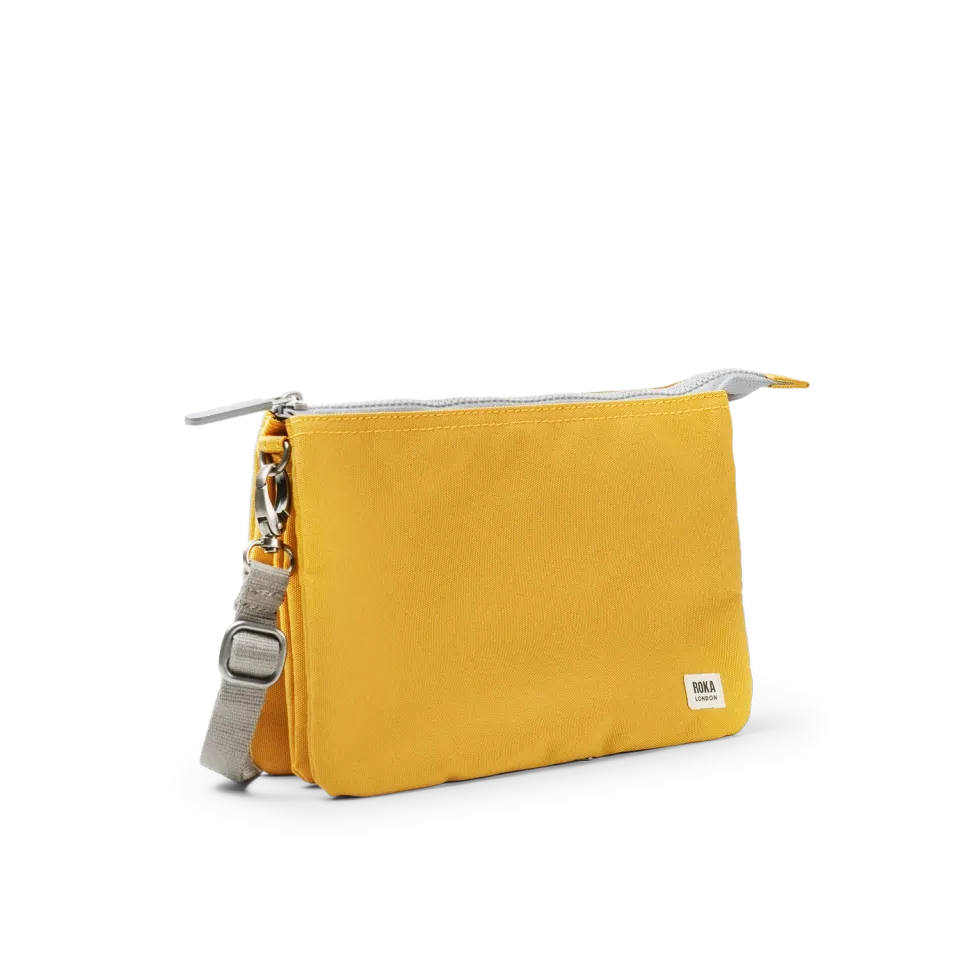 Roka London Carnaby XL crossbody flax med kortrum