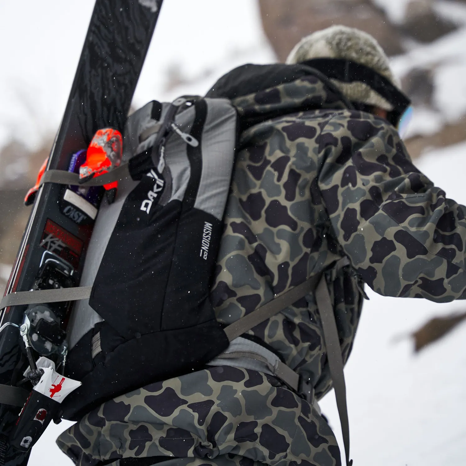 Dakine Mission Pro 18L skirygsæk Black sneskovlrum