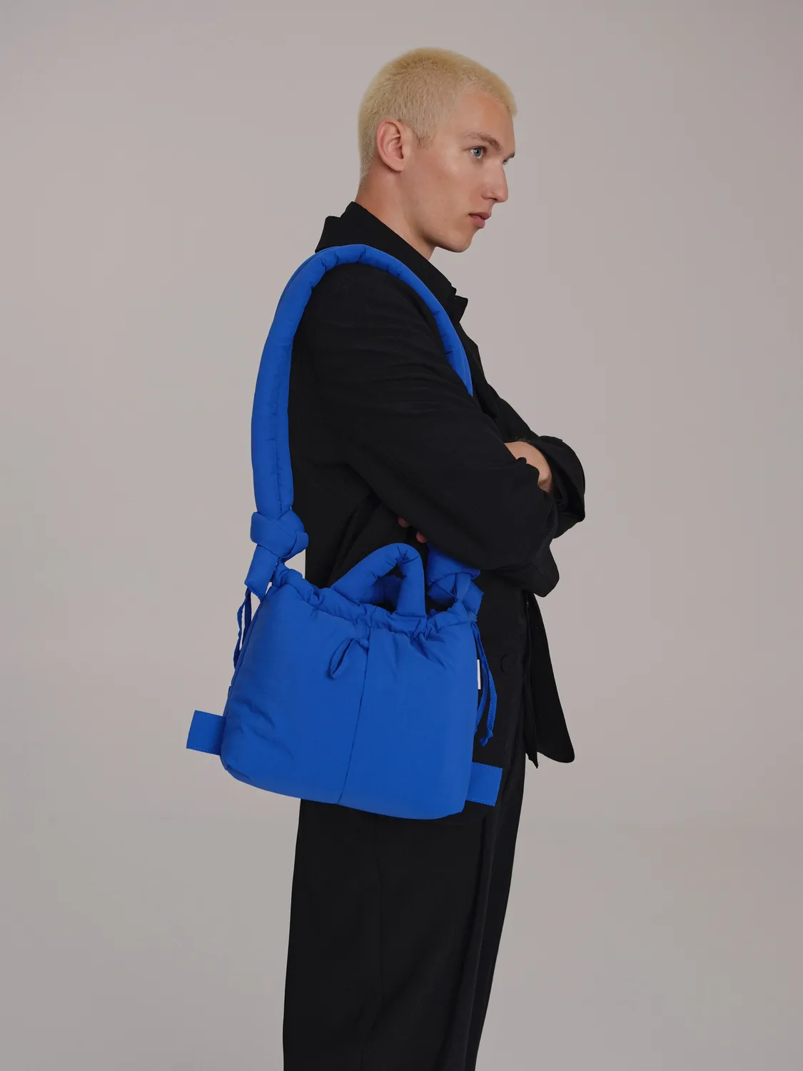Ölend Ona Compact skuldertaske polstret med laptoprum