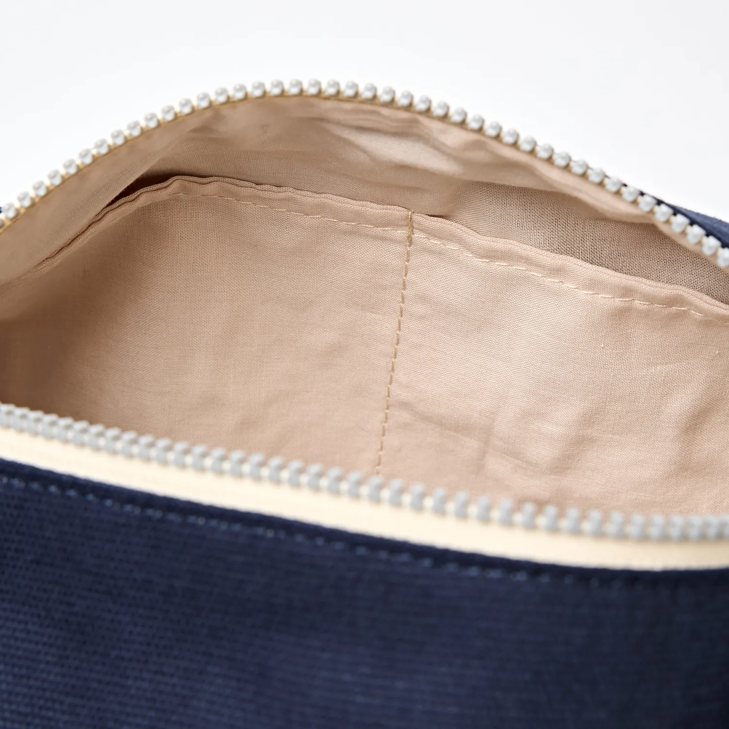 Roka London Maygrove toilettaske midnight small vandafvisende